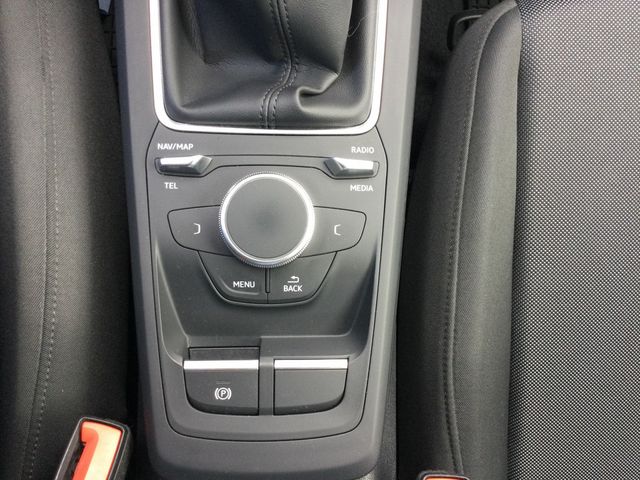 Q2 35 TFSI KLIMA PDC NAVI AHK LED SCHEINWERFER