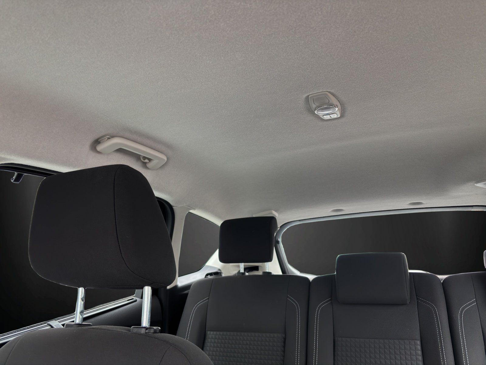 Fahrzeugabbildung Ford C-Max 1.0 EcoBoost Cool&Connect Start/Stopp