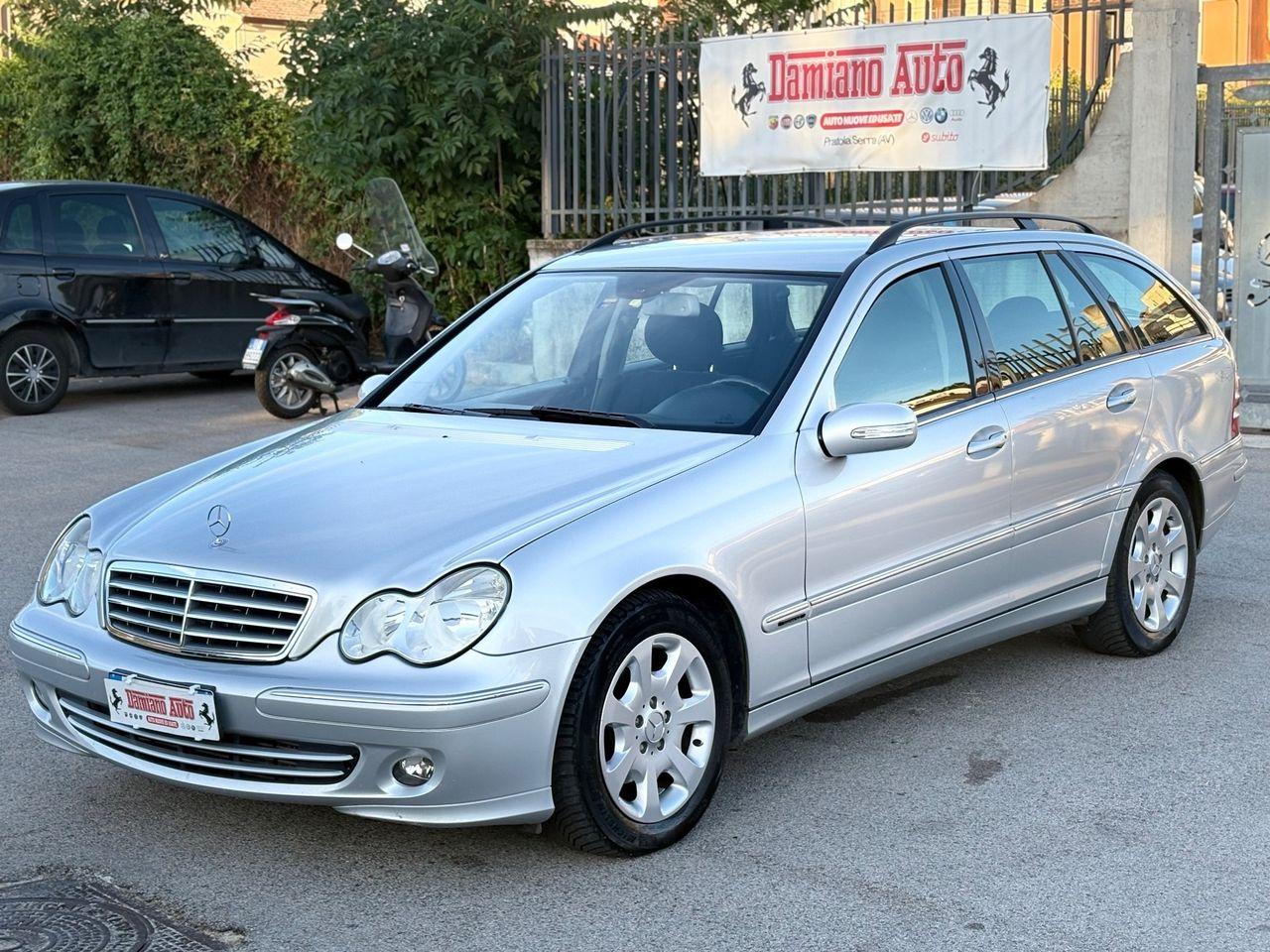 Mercedes-Benz C220 2006 — photo 12