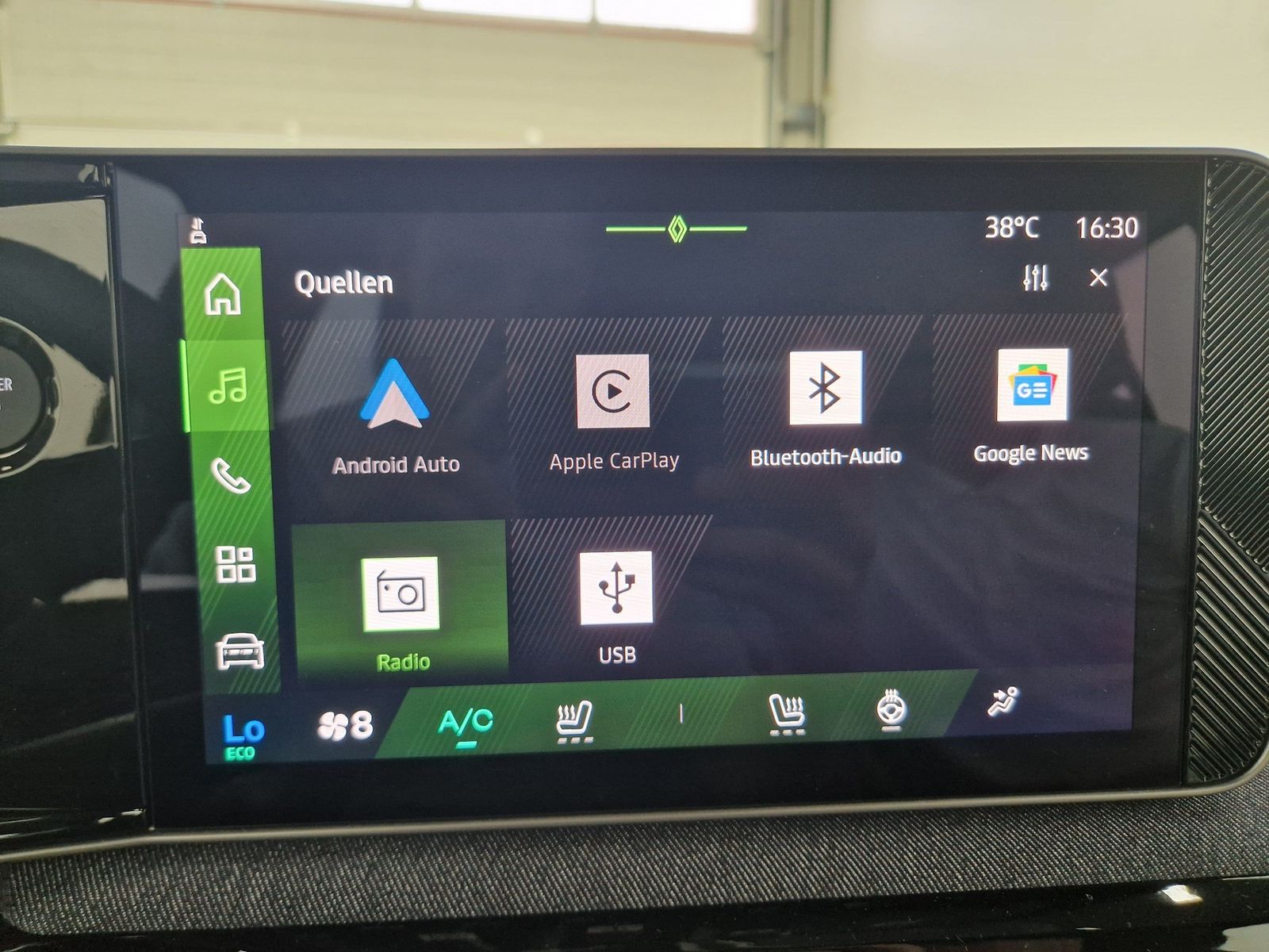 RENAULT R 4 E-Tech Techno 150 Comfort Range – Bild 20