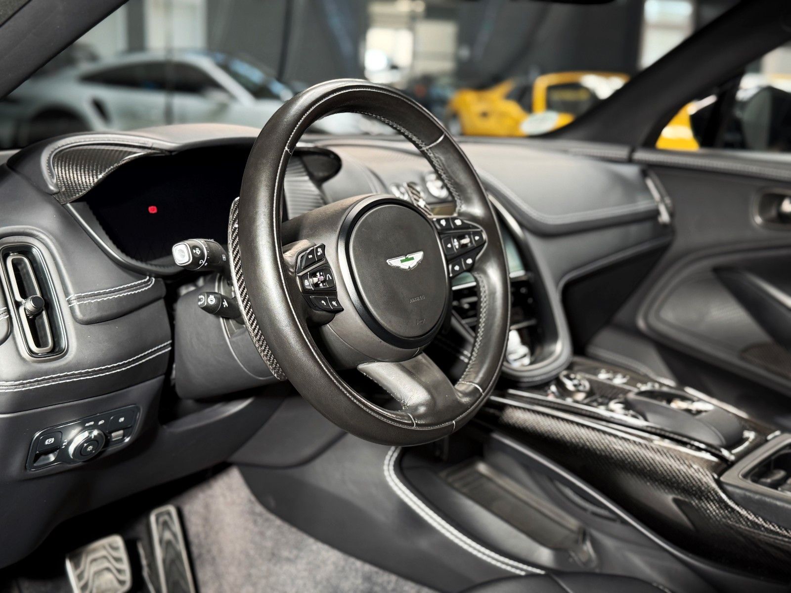 Fahrzeugabbildung Aston Martin DBX 4.0 V8 DBX707 + 2.Hand + Top Geplfegt