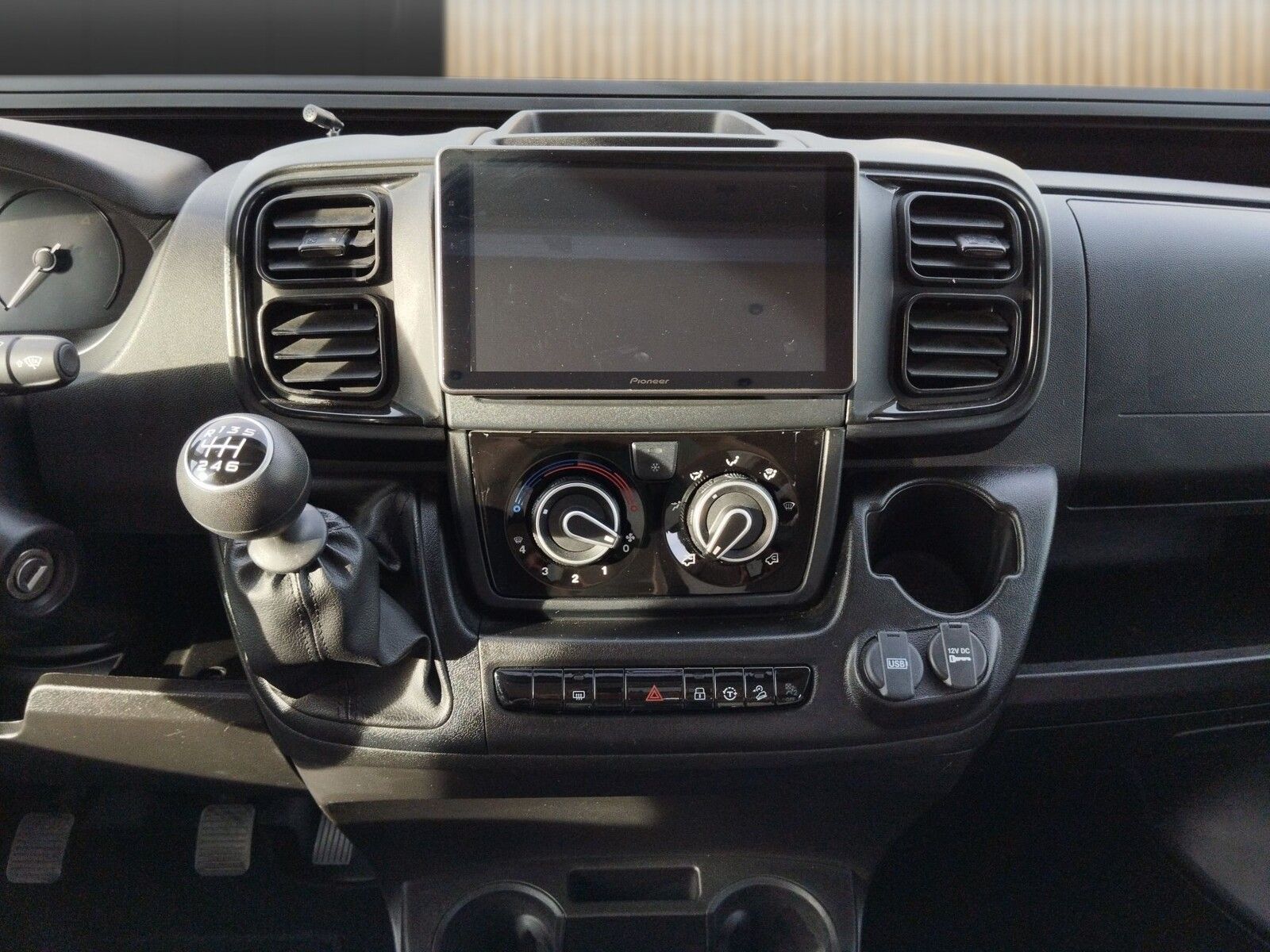 Fahrzeugabbildung Forster T FT599HB Travel Line Comfort Pakete Sat/TV