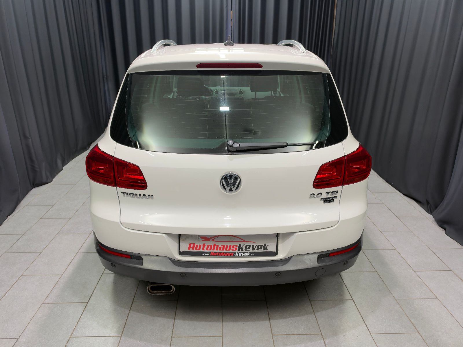 Fahrzeugabbildung Volkswagen Tiguan 2.0 TSI 4MOTION Track&Style |PANO|LEDER