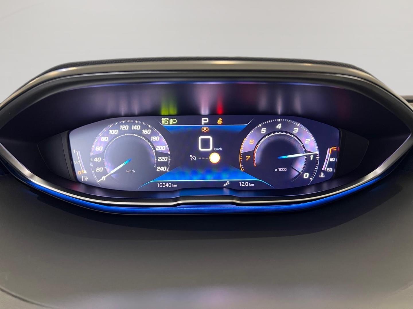 Peugeot 3008 Allure Pack Navi Voll-LED Alu+Allwetterrad 