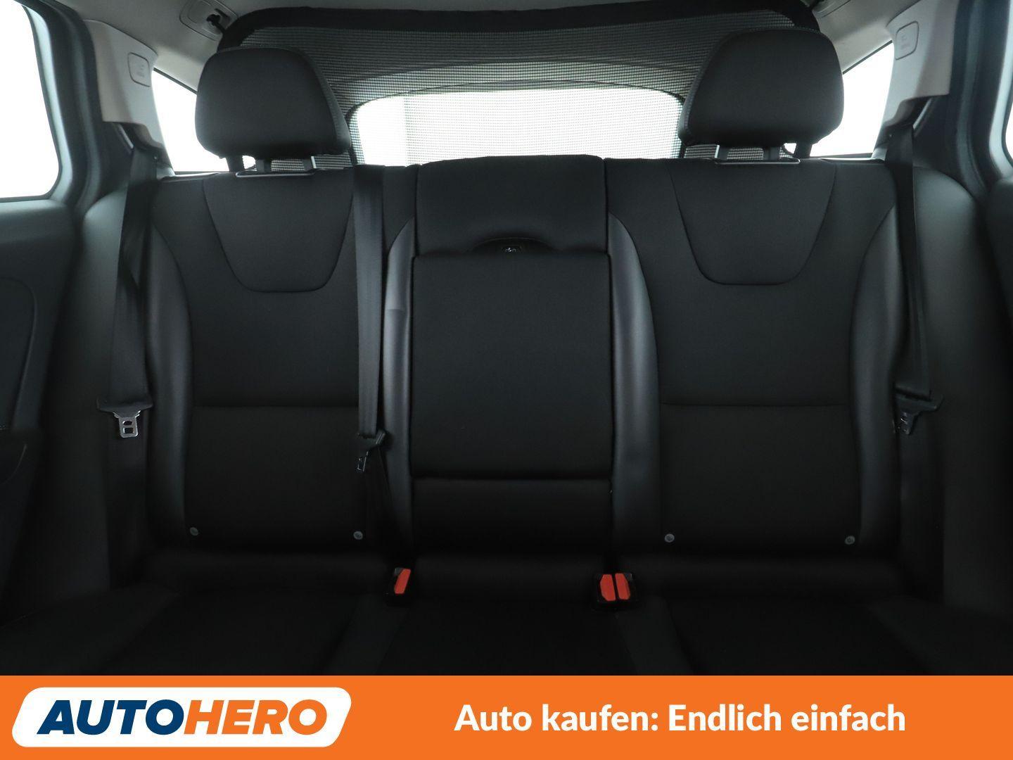 Volvo V60 2.0 T6 Momentum AWD Aut.*XENON*TEMPO*PDC*SHZ