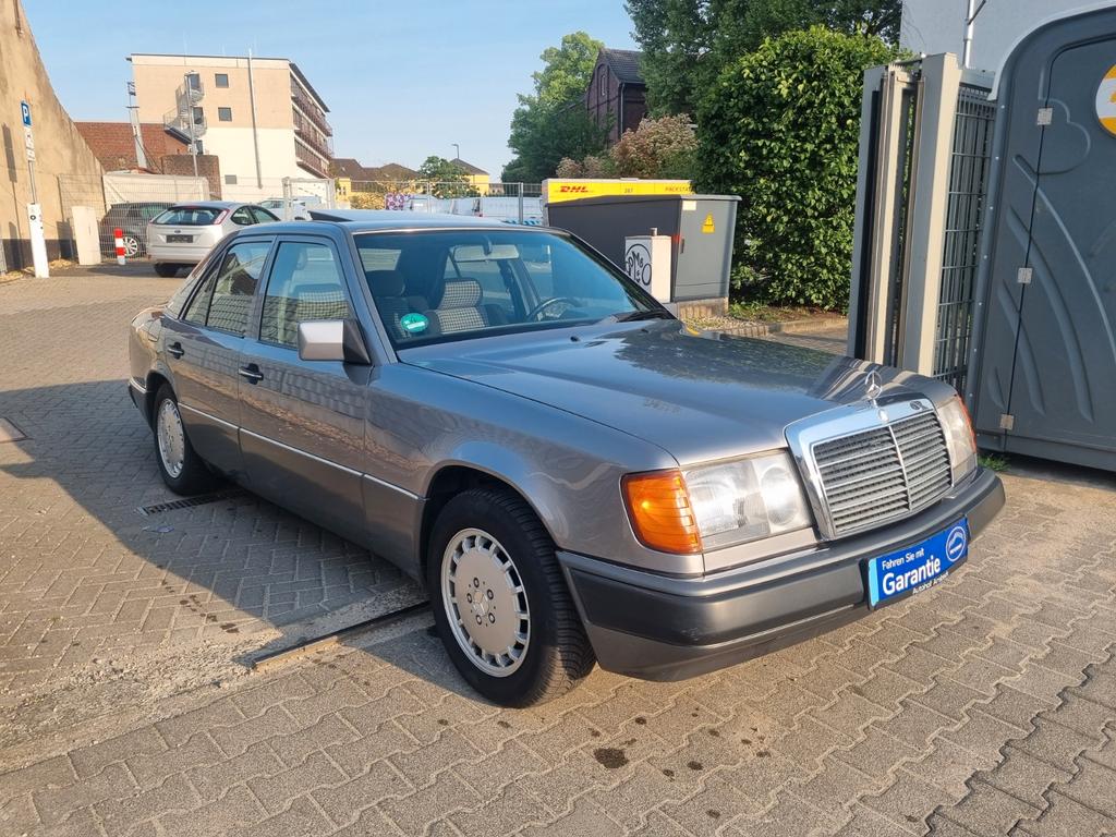 Mercedes-Benz 260