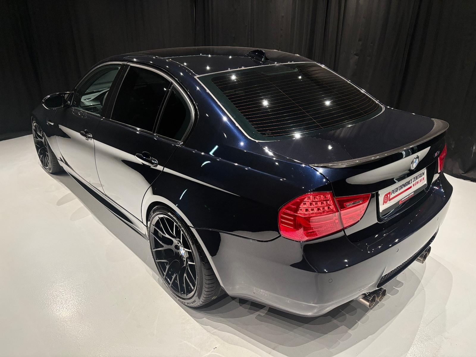 BMW M3 COMPETITION E90 4.0 V8 420ch DKG - ÉCHAPPEMENT M PERFORMANCE - CUIR NOVILLO ROUGE - AUDIO BMW INDIVIDUAL - SUSPENSION EDC - TOIT OUVRANT