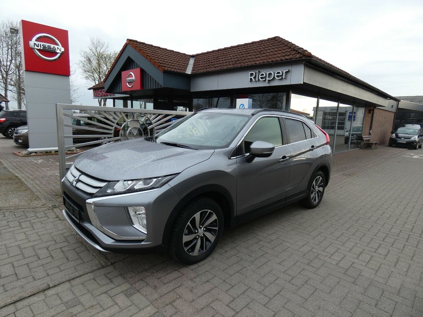 MITSUBISHI Eclipse Cross