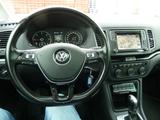Volkswagen Sharan 2.0 TDI DSG Panorama Navi Leder 7 Sitze + - VW Sharan in Duisburg