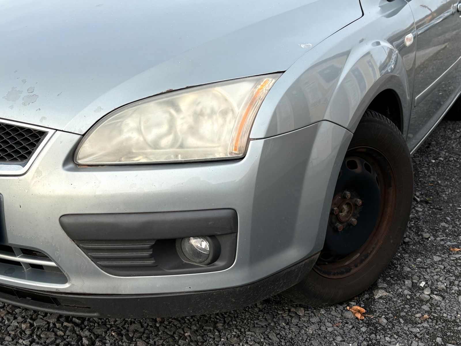 Fahrzeugabbildung Ford Focus 1.6 Lim. Ghia Klimaauto Glasdach SHZ PDC