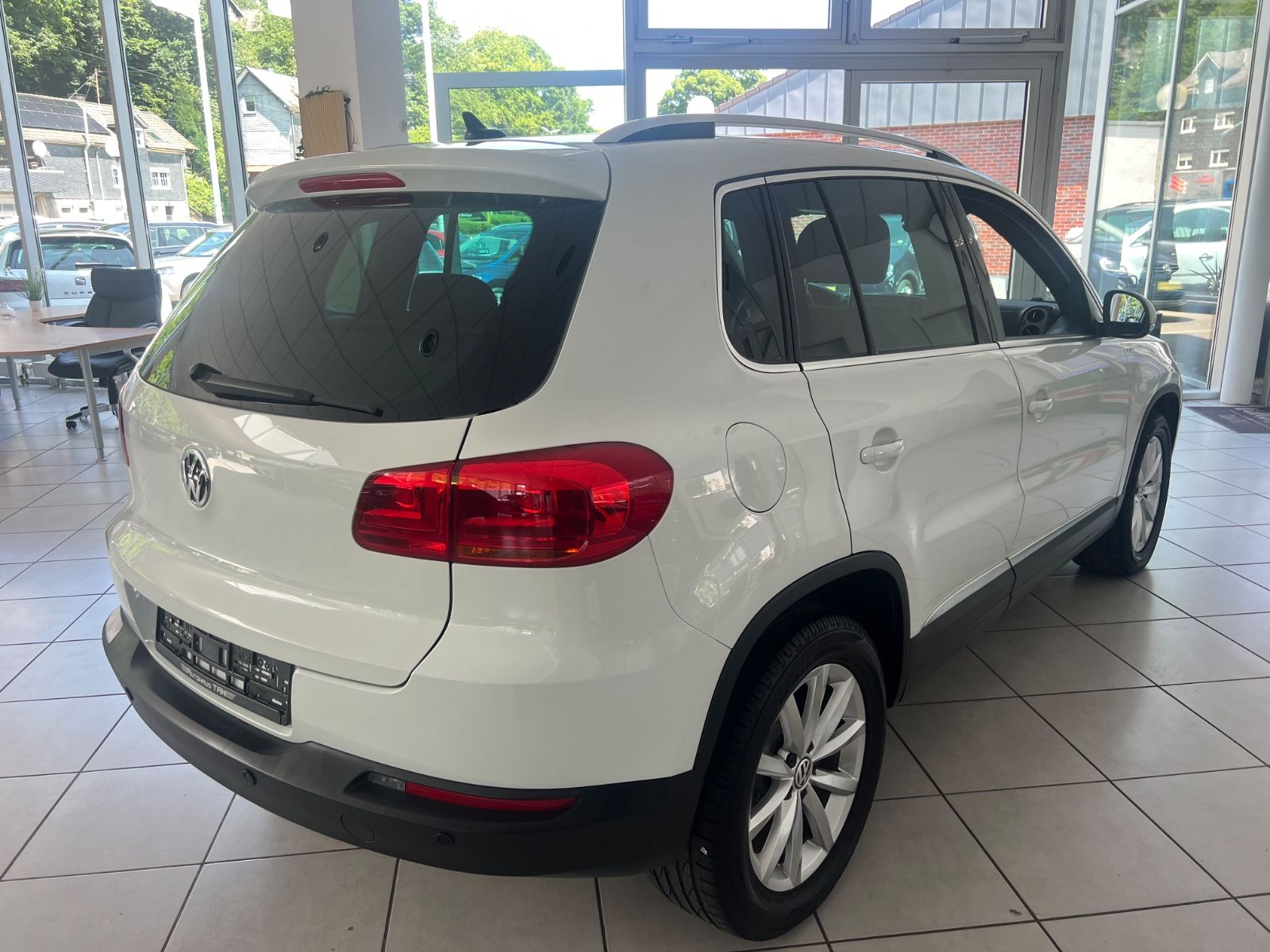 Fahrzeugabbildung Volkswagen Tiguan Lounge Sport & Style BMT * 1.HAND *