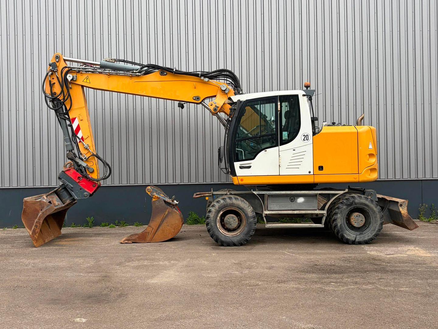 Liebherr A918 Compact Litronic