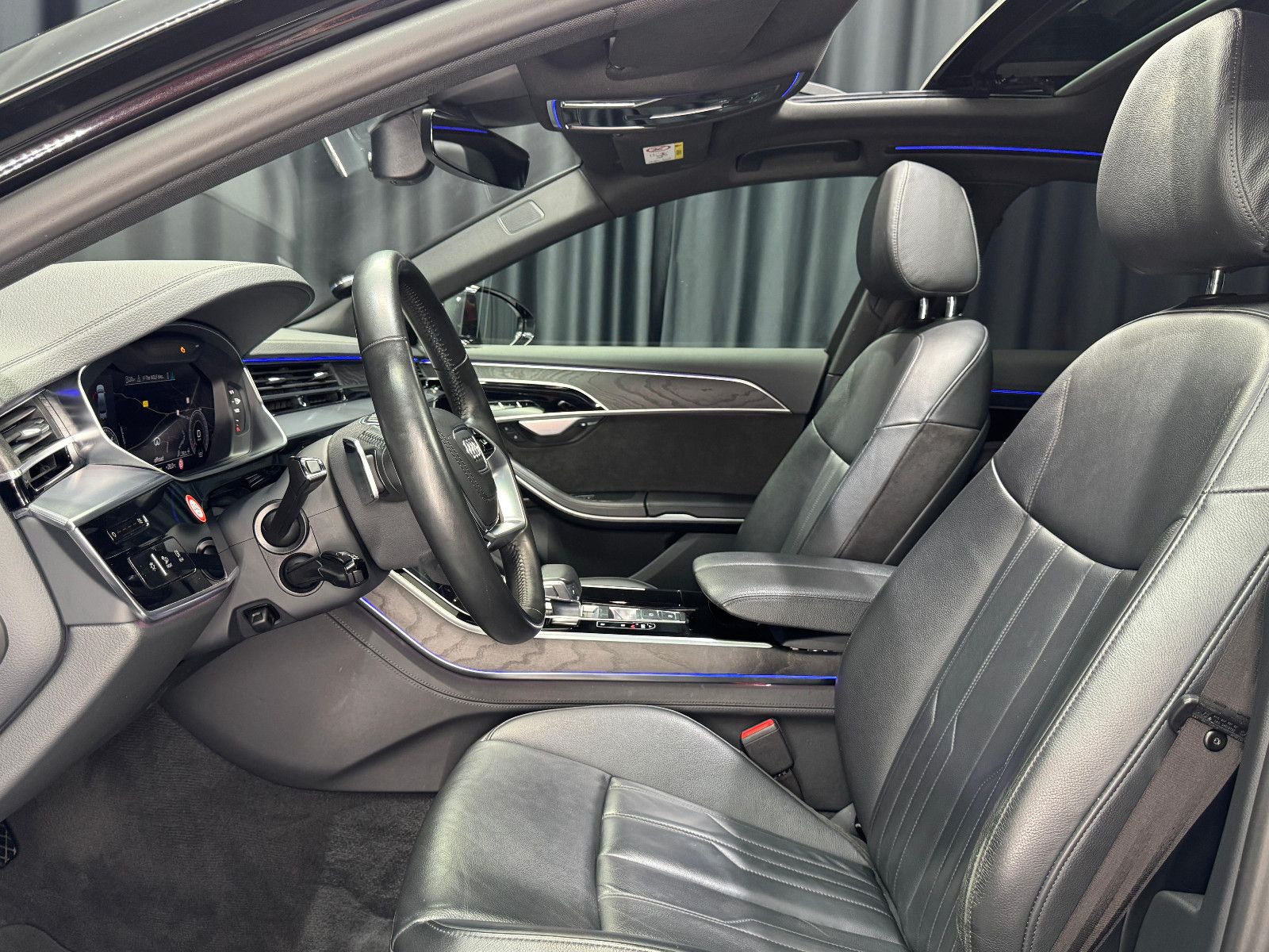 Fahrzeugabbildung Audi A8 50 TDI quattro|B&O|HUD|PANO|MATRIX