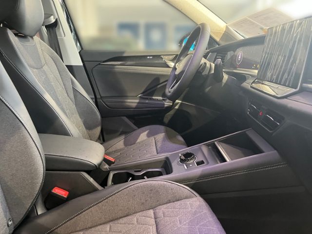 Fahrzeugabbildung Volkswagen Tayron 2.0 TDI DSG LIFE AHK GJR LED-PLUS ANSCHLU