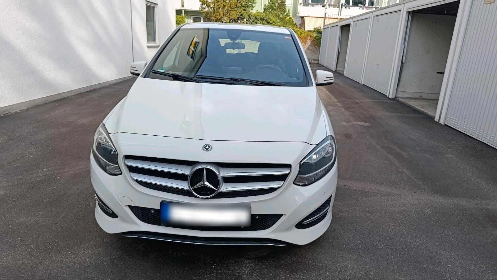 Mercedes-Benz B 200