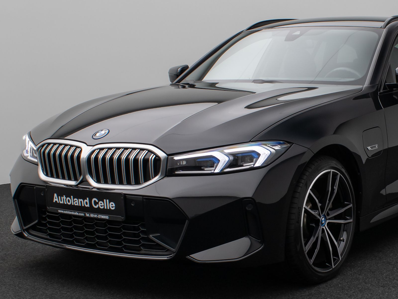 Fahrzeugabbildung BMW 330e M Sport Kamera DAB HiFi Lenkrhzg Alarm 19"