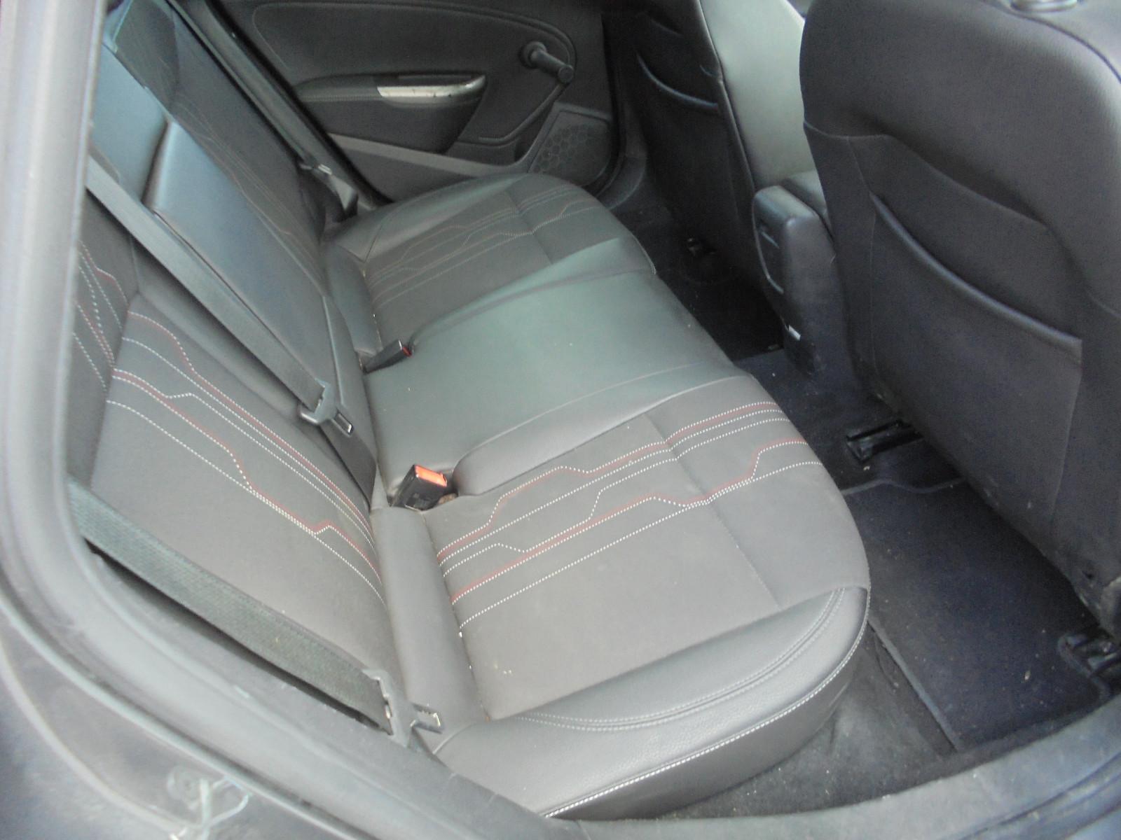 Opel Astra 2012 — photo 13
