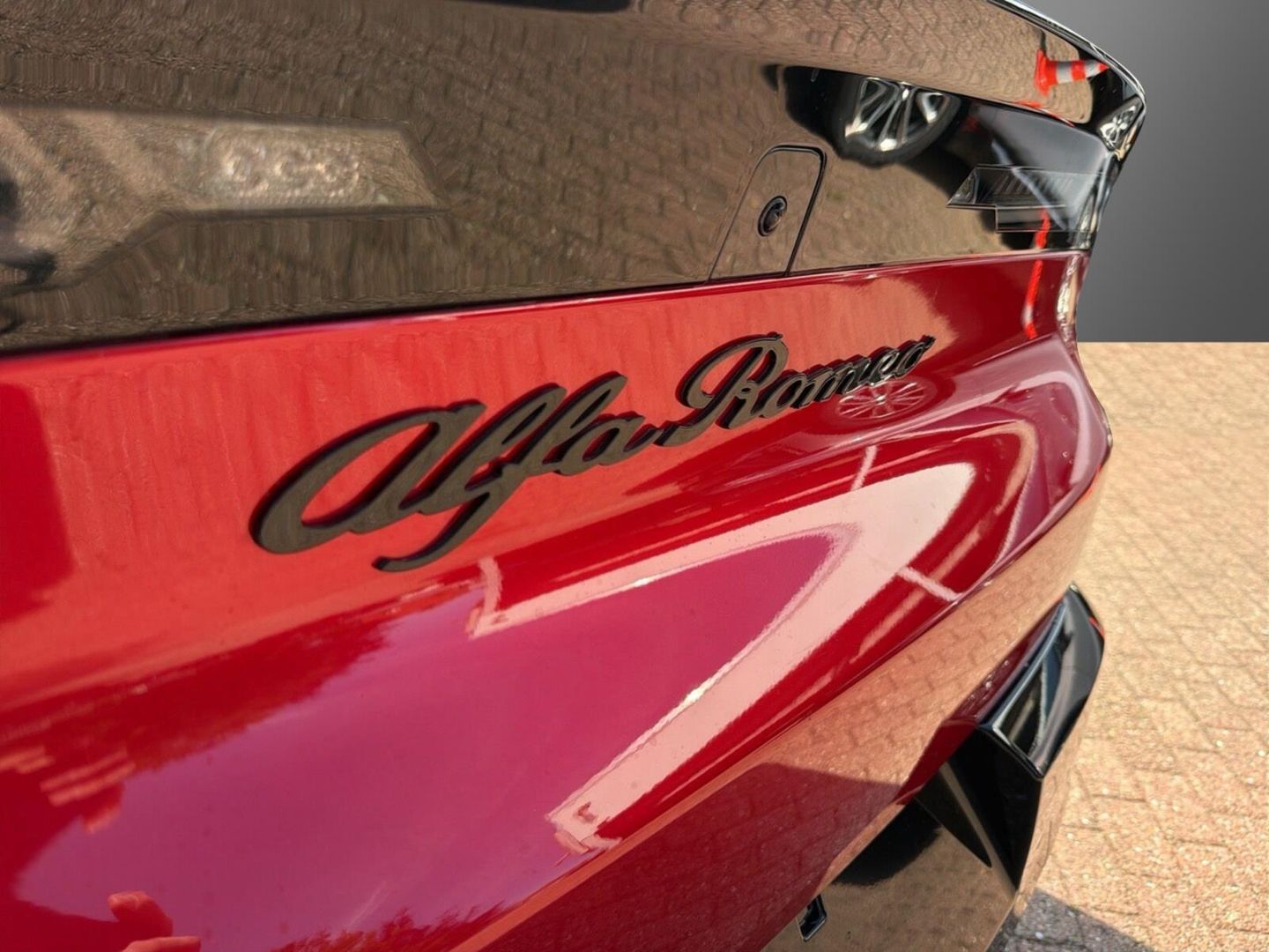 Fahrzeugabbildung Alfa Romeo Junior Ibrida Sport Speciale 1,2 VGT 107kW MY26