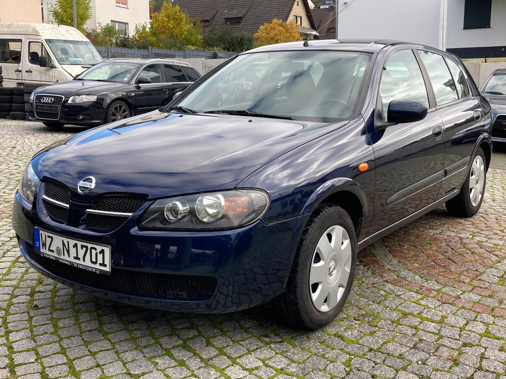 Nissan Almera