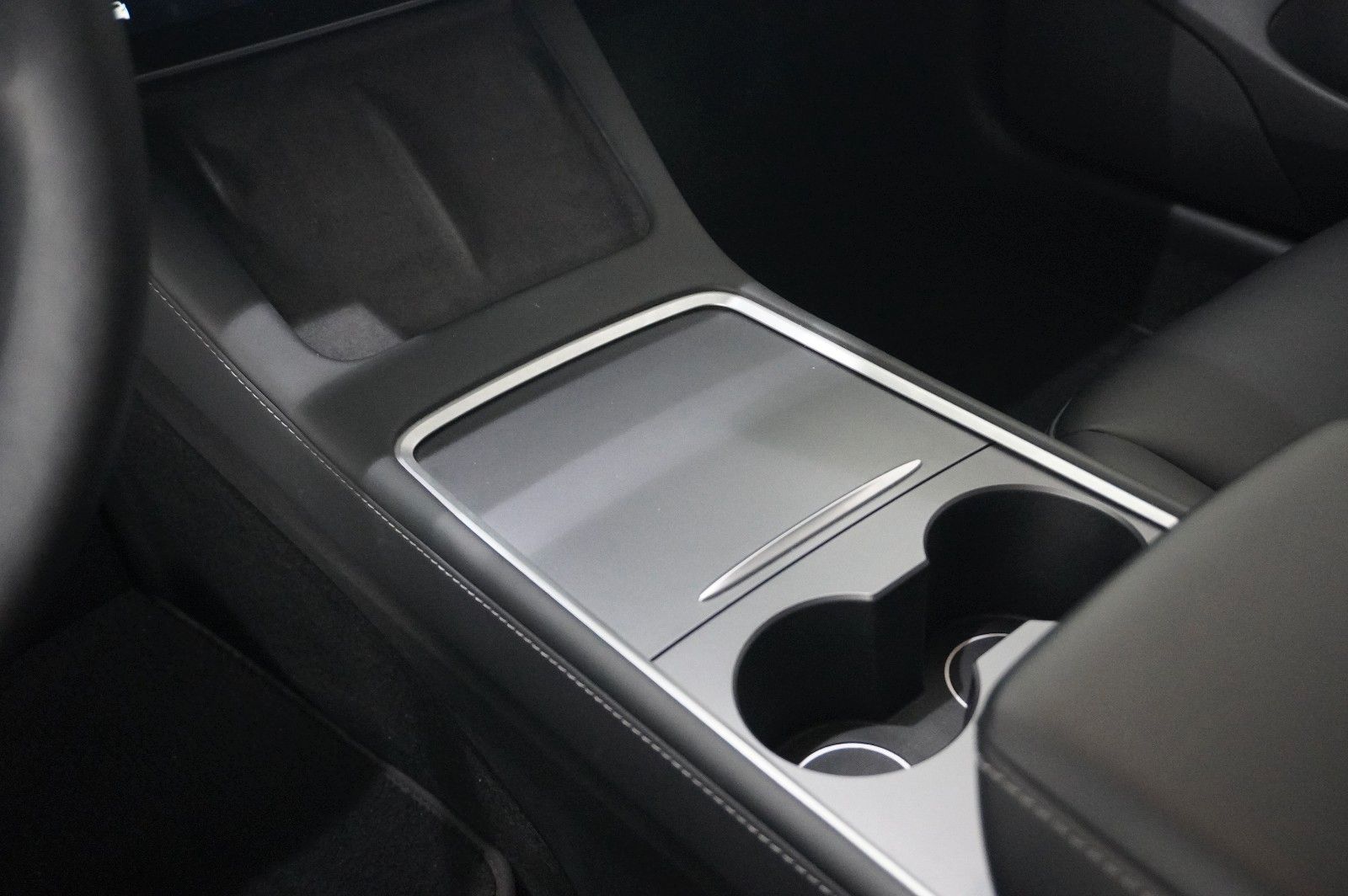 Fahrzeugabbildung Tesla Model 3 LONGRANGE DUAL-MOTOR NAVI/KAMERA/DAB/AMD