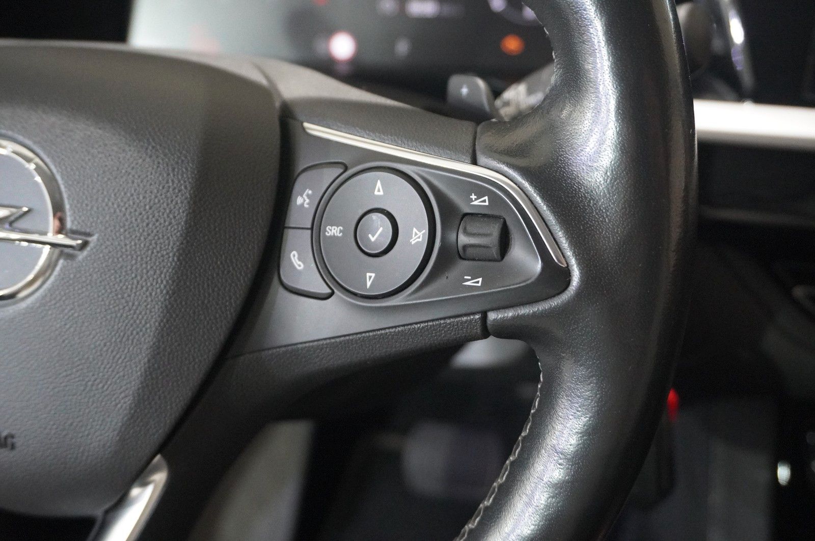 Fahrzeugabbildung Opel Grandland (X) 1.5D ELEGANCE NAVI/LED/KAMERA/AHK