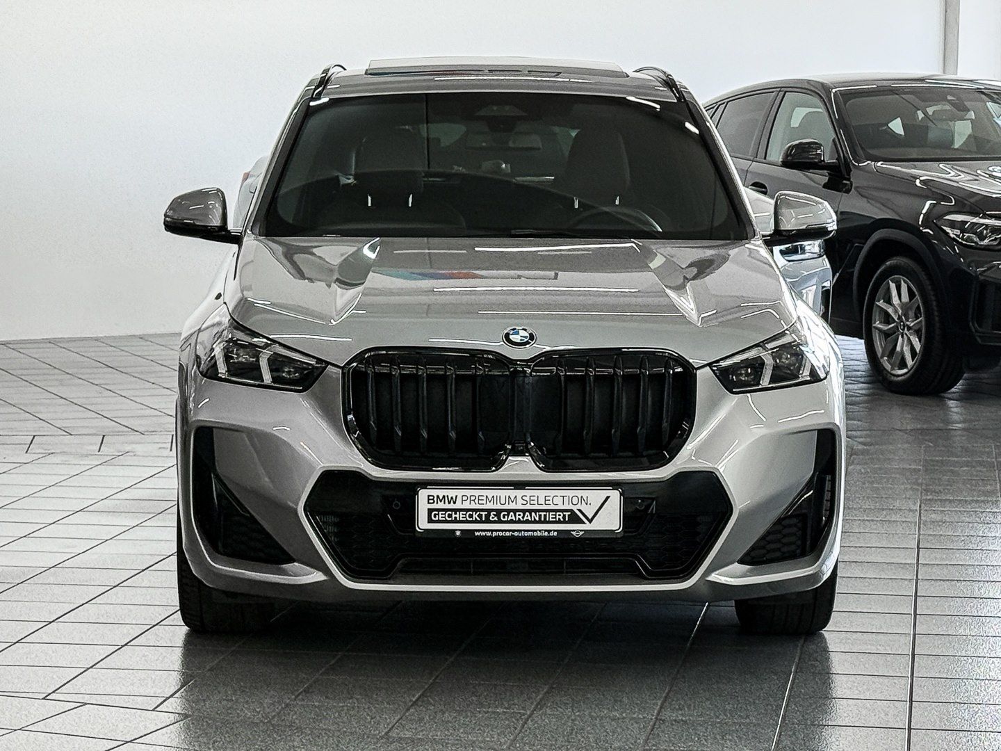 BMW X1 sDrive18d M-Sport Aut Nav LED AHK h&k Pano foto 3