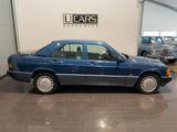 Mercedes-Benz 190 D 2.5 TURBO - Mercedes-Benz 190 mit Diesel-Antrieb: 2.5