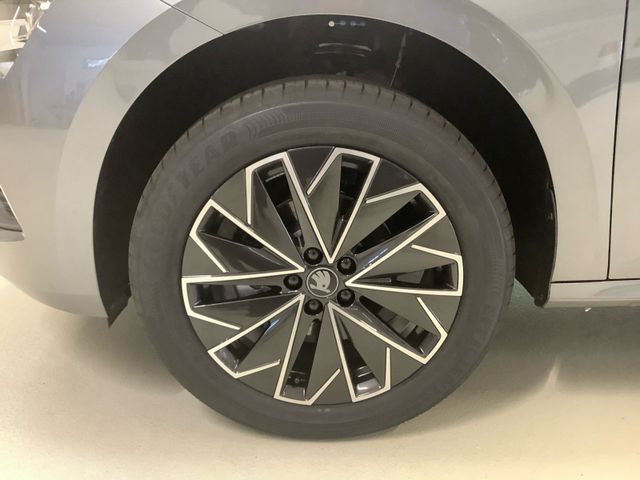 Kamiq Tour 1,0 85 kW DSG AHK NAVI ALU SHZG