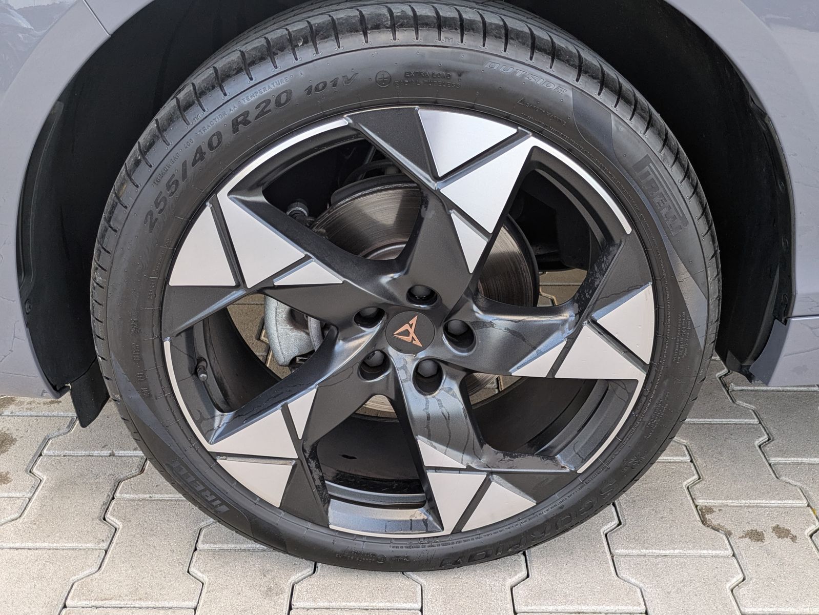 Fahrzeugabbildung CUPRA Terramar 1.5 eTSI 360°HUD*MATRIX*PANO*DCC*20"