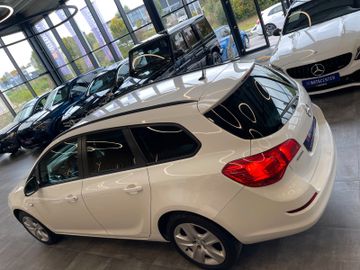 MYAUTOCENTER – Gebraucht- und Jahreswagen mit Werkstattservice in Pfaffenhofen Opel Astra J Sports Tourer Design Edition *PDC*Klima*