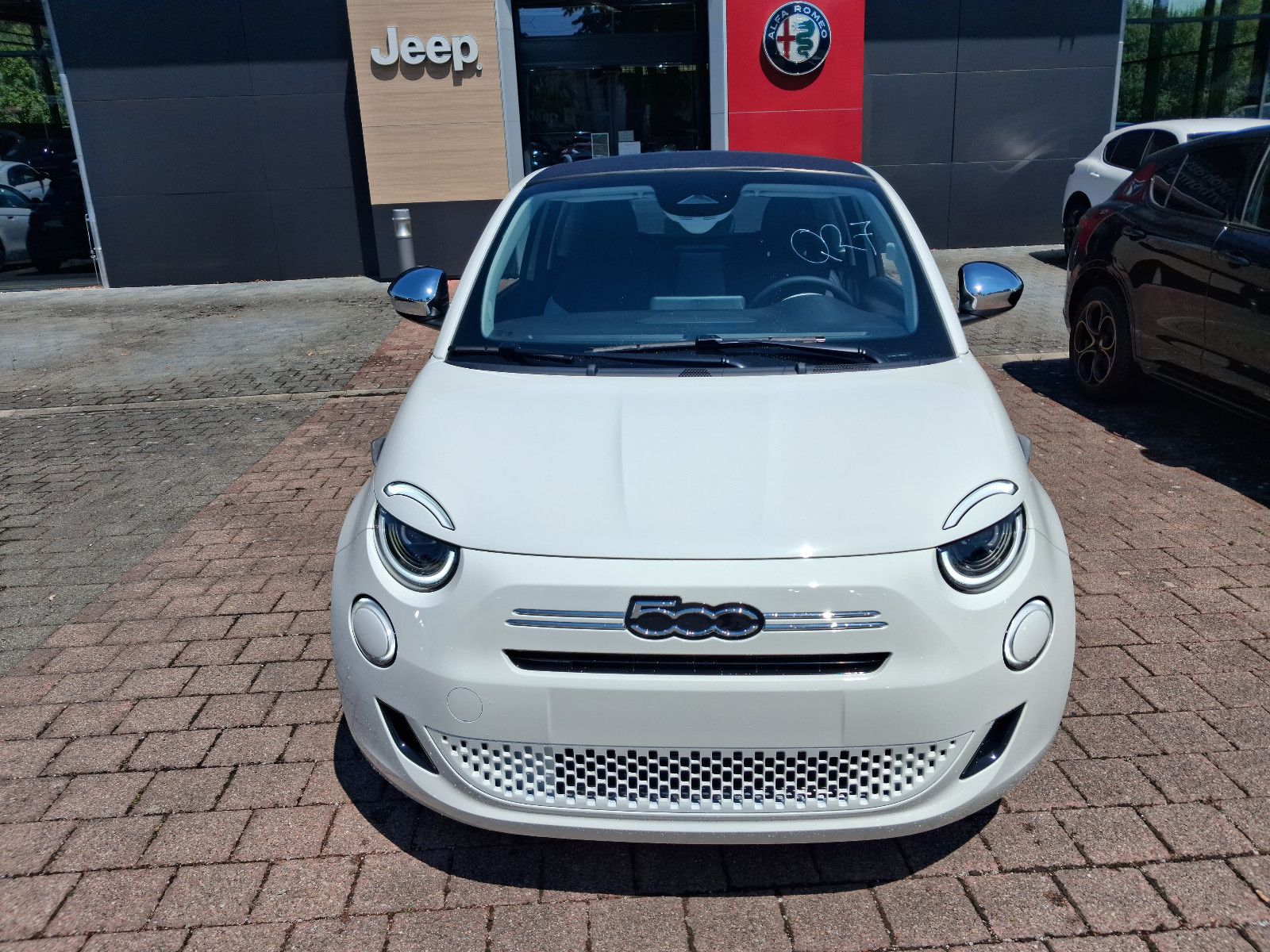 Fahrzeugabbildung Fiat 500C Dolcevita Cabrio Hybrid