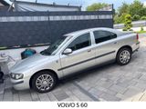 Volvo S60 2.4 Comfort-RENTNERFAHRZEUG - TAUSCH MÖGLICH - Volvo S60 aus 2001: 2.4