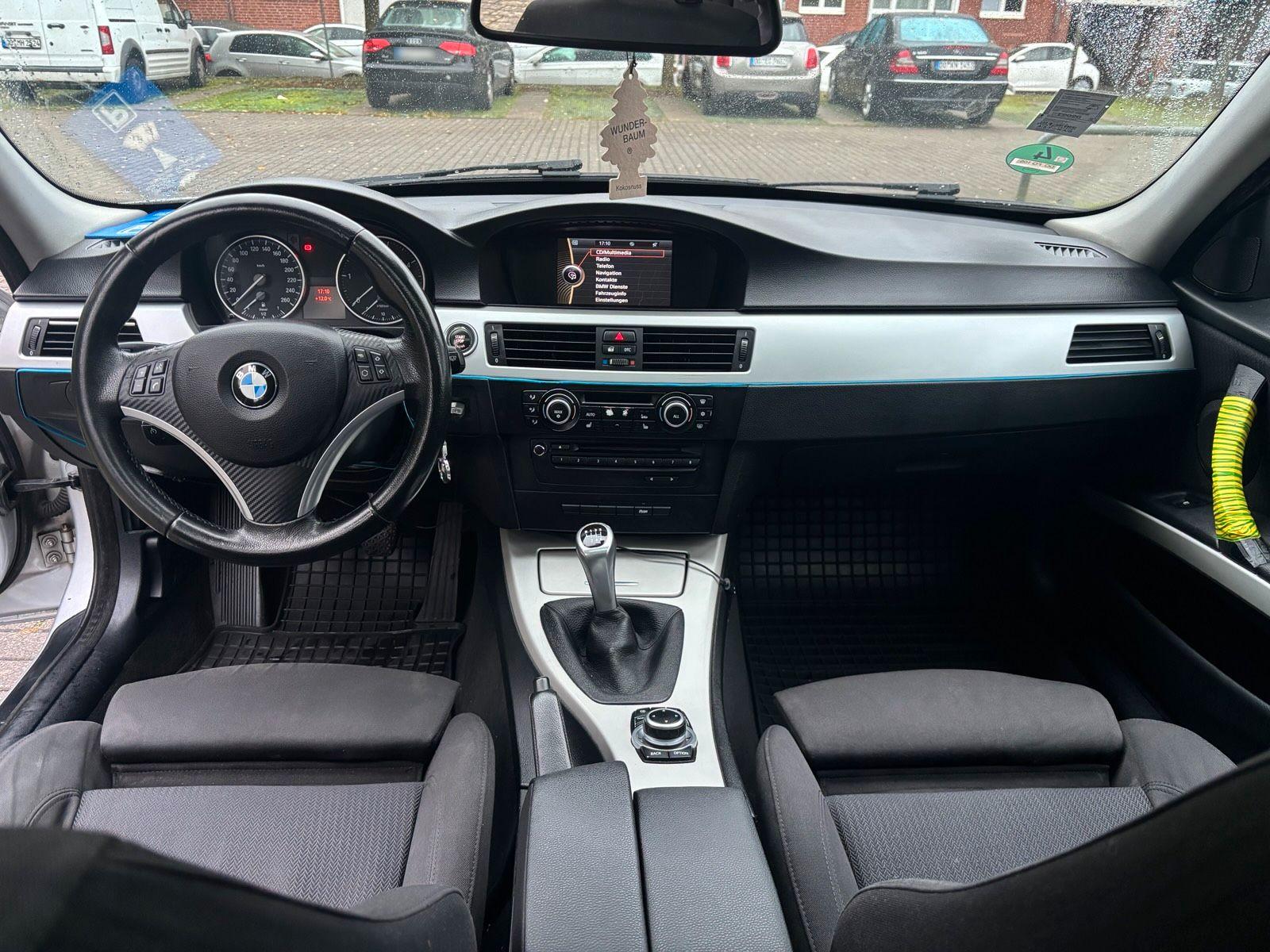 BMW 320 2009 — photo 11