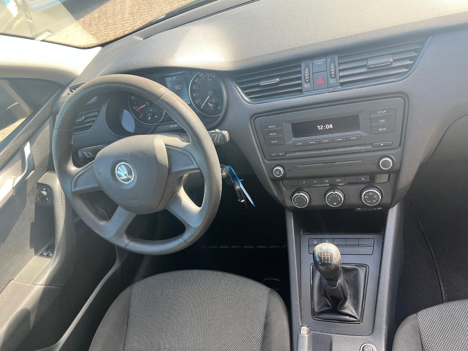 Skoda Octavia 2013 — фото 15