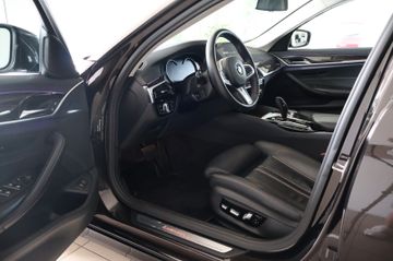 BMW 520d Touring Luxury Line Pano ACC HUD 360Kamera