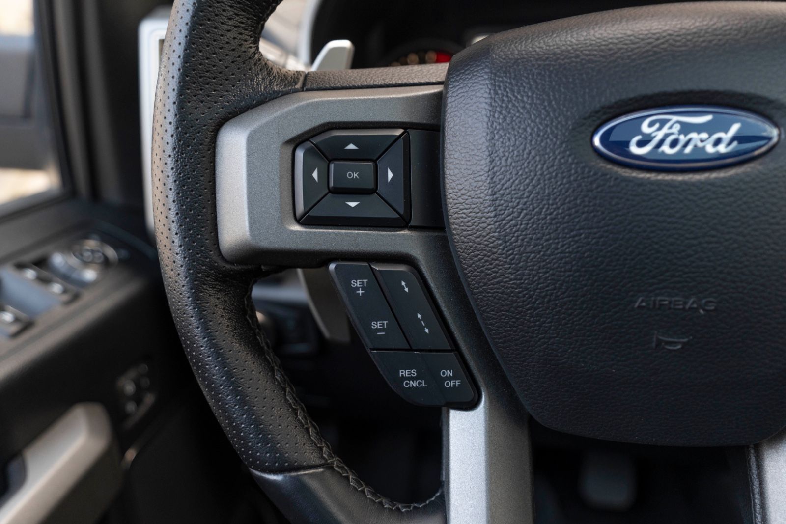Fahrzeugabbildung Ford F 150 Raptor 3,5L 4x4 B&O 360° ACC TOTW AHK M+S