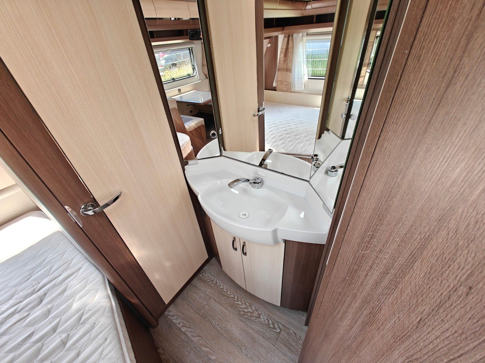 Fahrzeugabbildung Hobby Prestige 720 UKFe - Mover XT4, Isabella Vorzelt