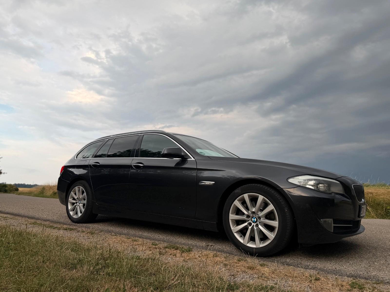 BMW 530d Touring - AHK ACC HUD Soft Close CarPlay
