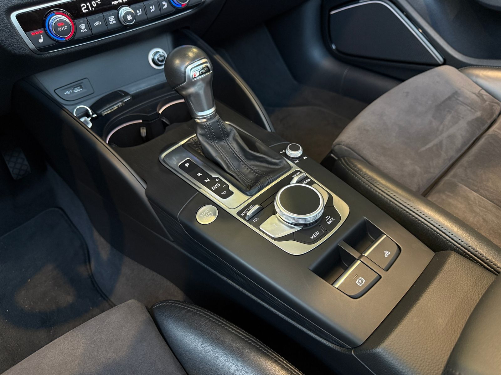 Fahrzeugabbildung Audi A3 Cabriolet 35 TFSI S line B&O ACC LED