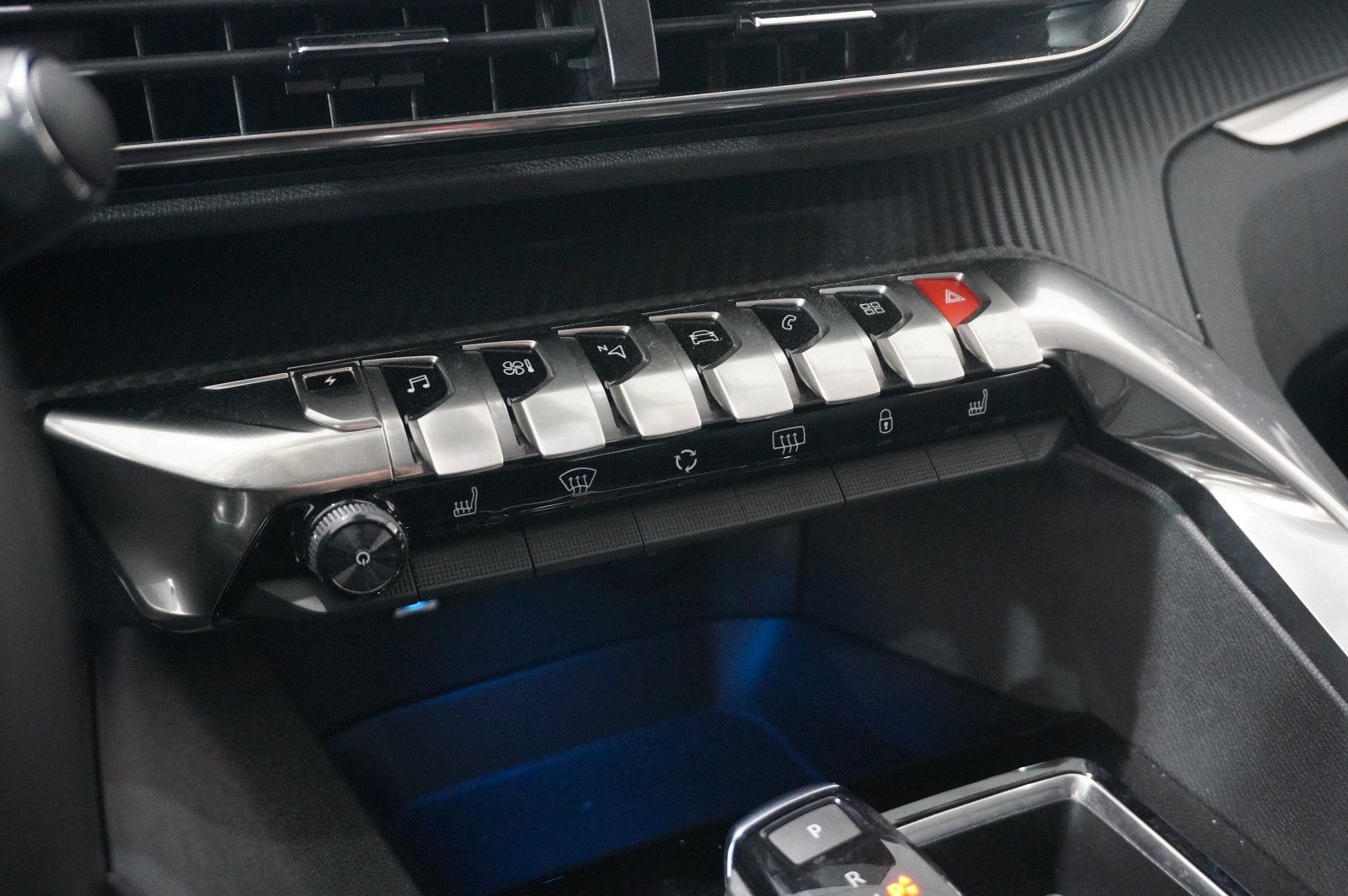 Fahrzeugabbildung Peugeot 3008 Hybrid PHEV ALLURE NAVI/LED/KAMERA/SH/AHK