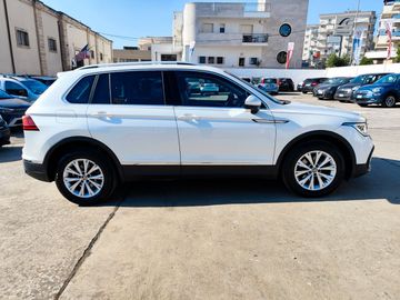 Volkswagen Tiguan - 8