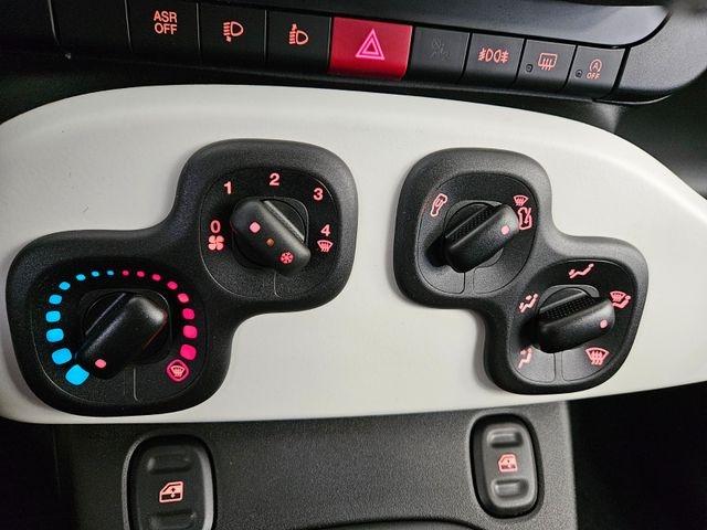 Fiat Panda 1.0 Pandina Cross-digitales Cockpit Apple 