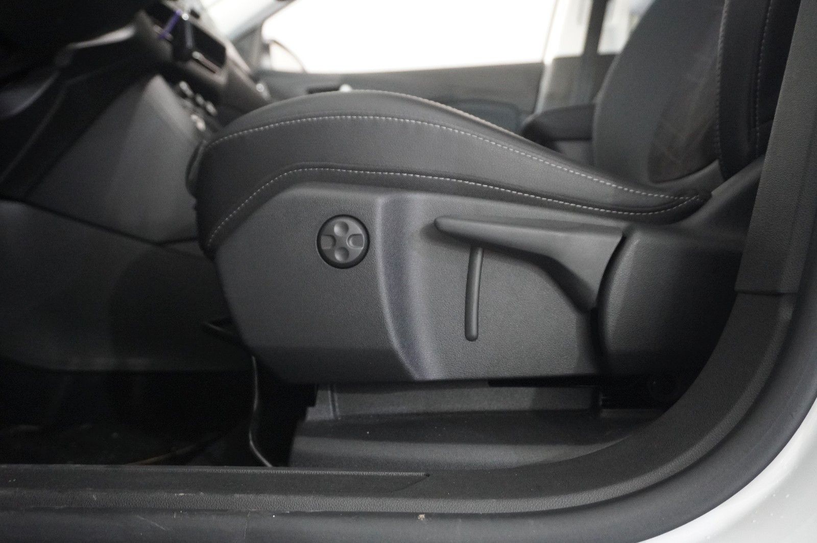 Fahrzeugabbildung Opel Grandland (X) 1.2T GS SPORT NAVI/LED/KAMERA/VIRT