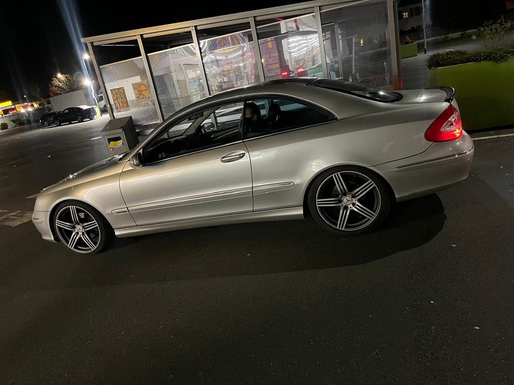 Mercedes-Benz CLK 320