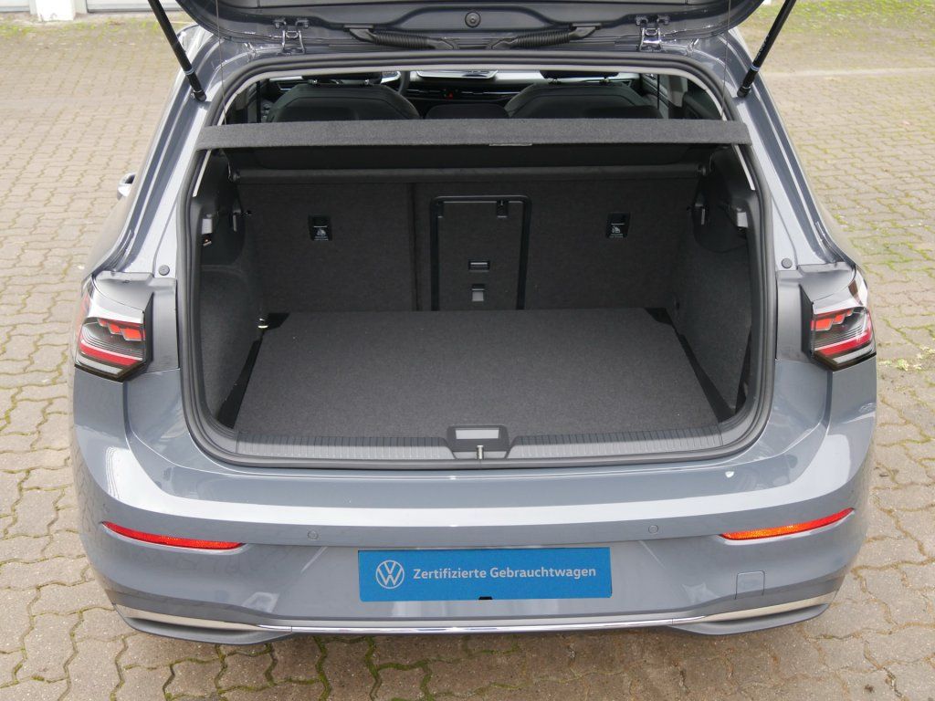 Fahrzeugabbildung Volkswagen Golf Style 2.0 TDI DSG AHK Matrix-LED