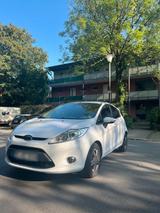 Ford Fiesta - Ford Fiesta aus 2011 mit Diesel-Antrieb