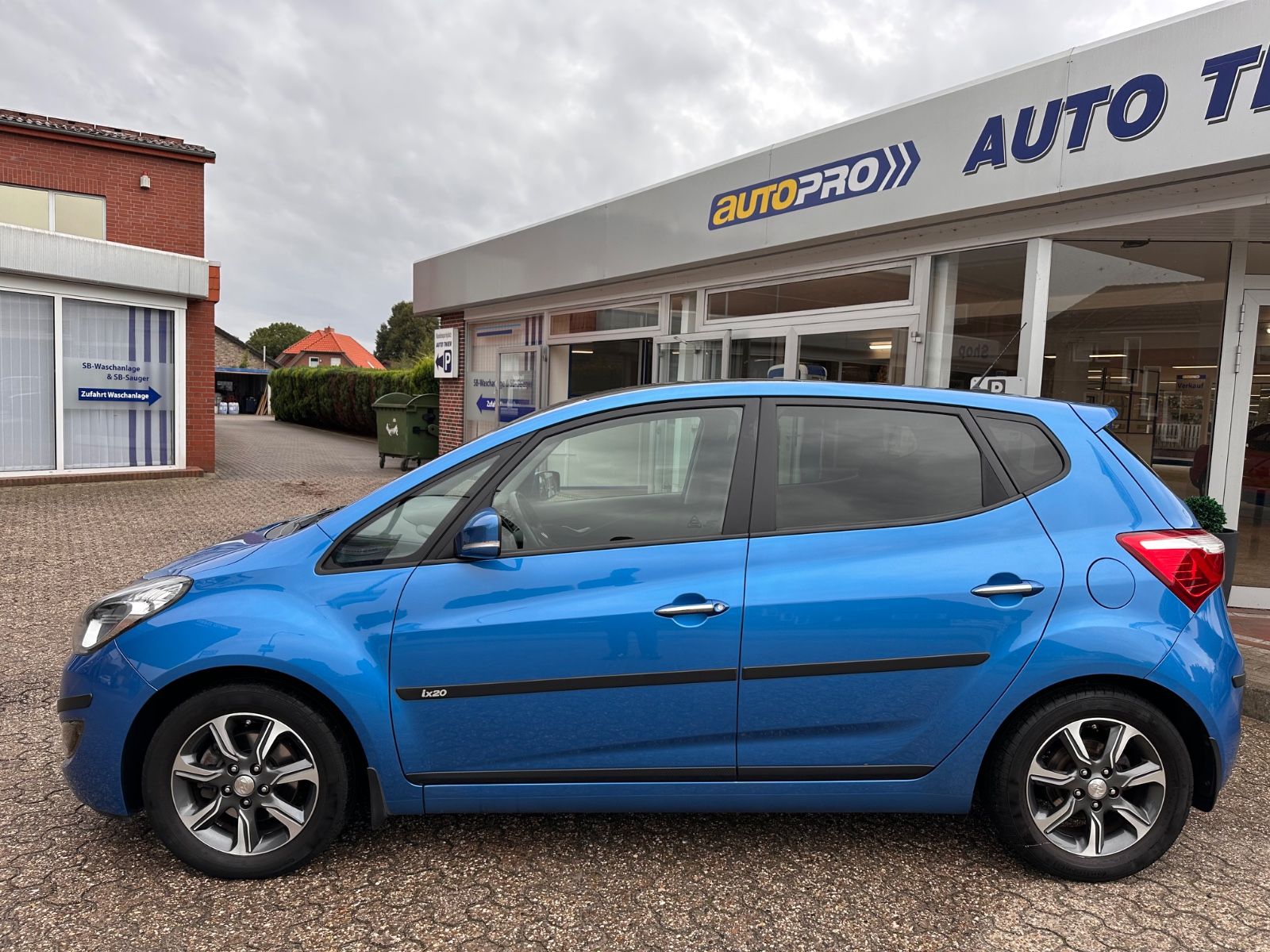 Fahrzeugabbildung Hyundai ix20 blue Passion 1.4 Pano/Kamera/Navi/SHZ/GRA