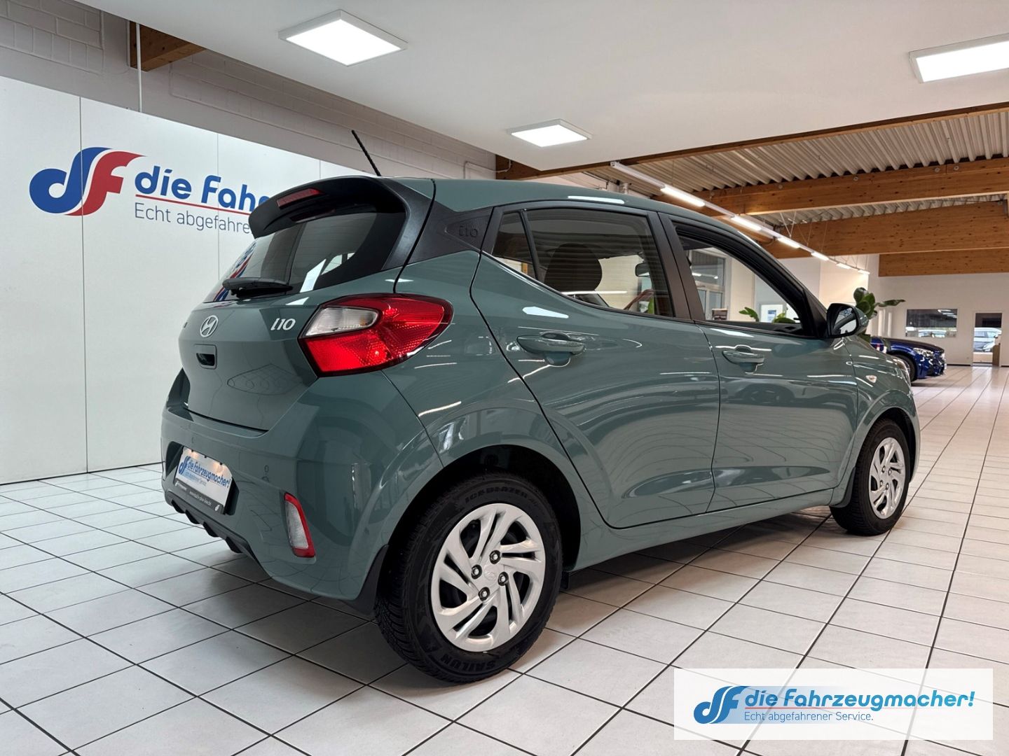 Fahrzeugabbildung Hyundai i10 Trend Navi Apple CarPlay Android Auto Musiks