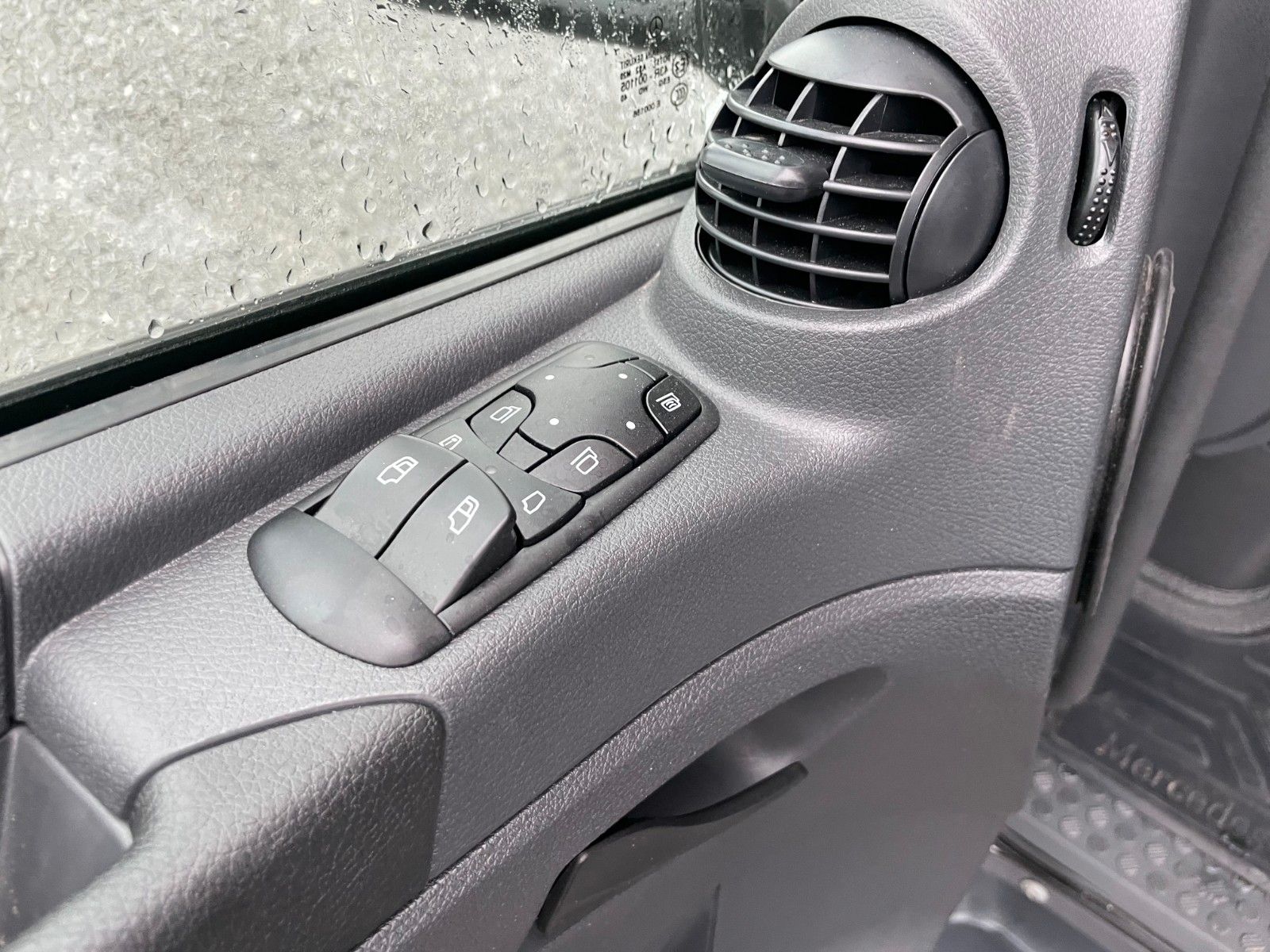 Fahrzeugabbildung Mercedes-Benz Atego 818 L Koffer LBW AHK Klima