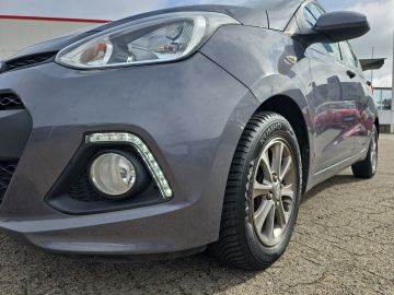 Bild 7 Hyundai i10 Intro Edition 1.2 SHZ LenkradHZG Alarm Tel.-